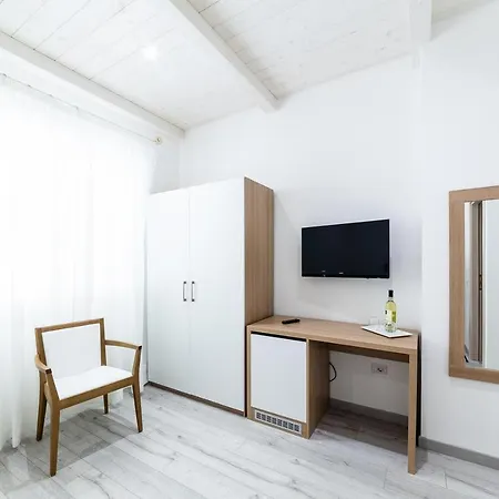 La Promenade & Guest house