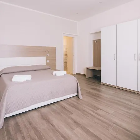 La Promenade & Guest house