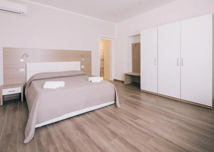 La Promenade & Guest house