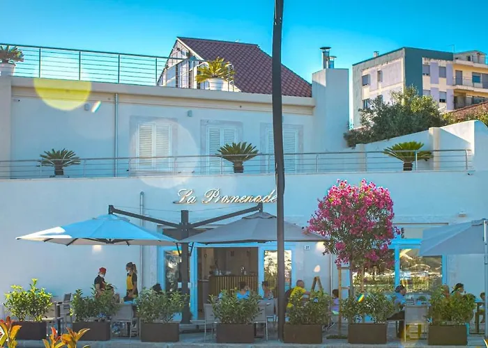 La Promenade & אולביה